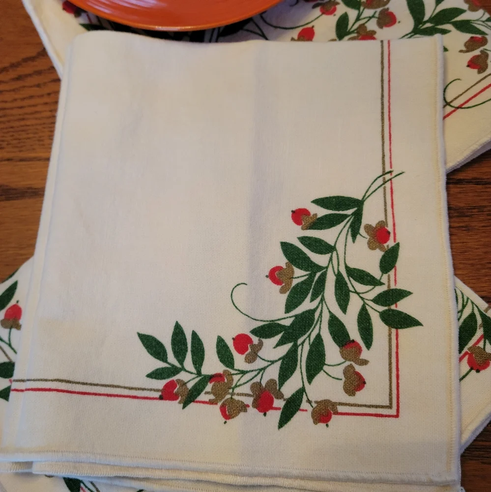 Vera Neumann Vintage Linen (?) Napkins (3) ~ Red Flowers Green Foliage ~ Pretty!